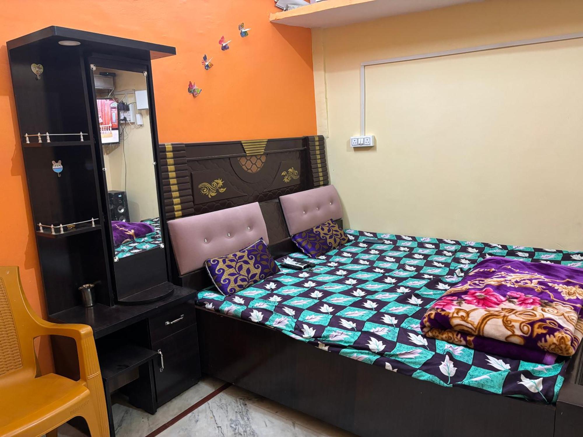 Shakuntala Guest House Ayodhya ภายนอก รูปภาพ
