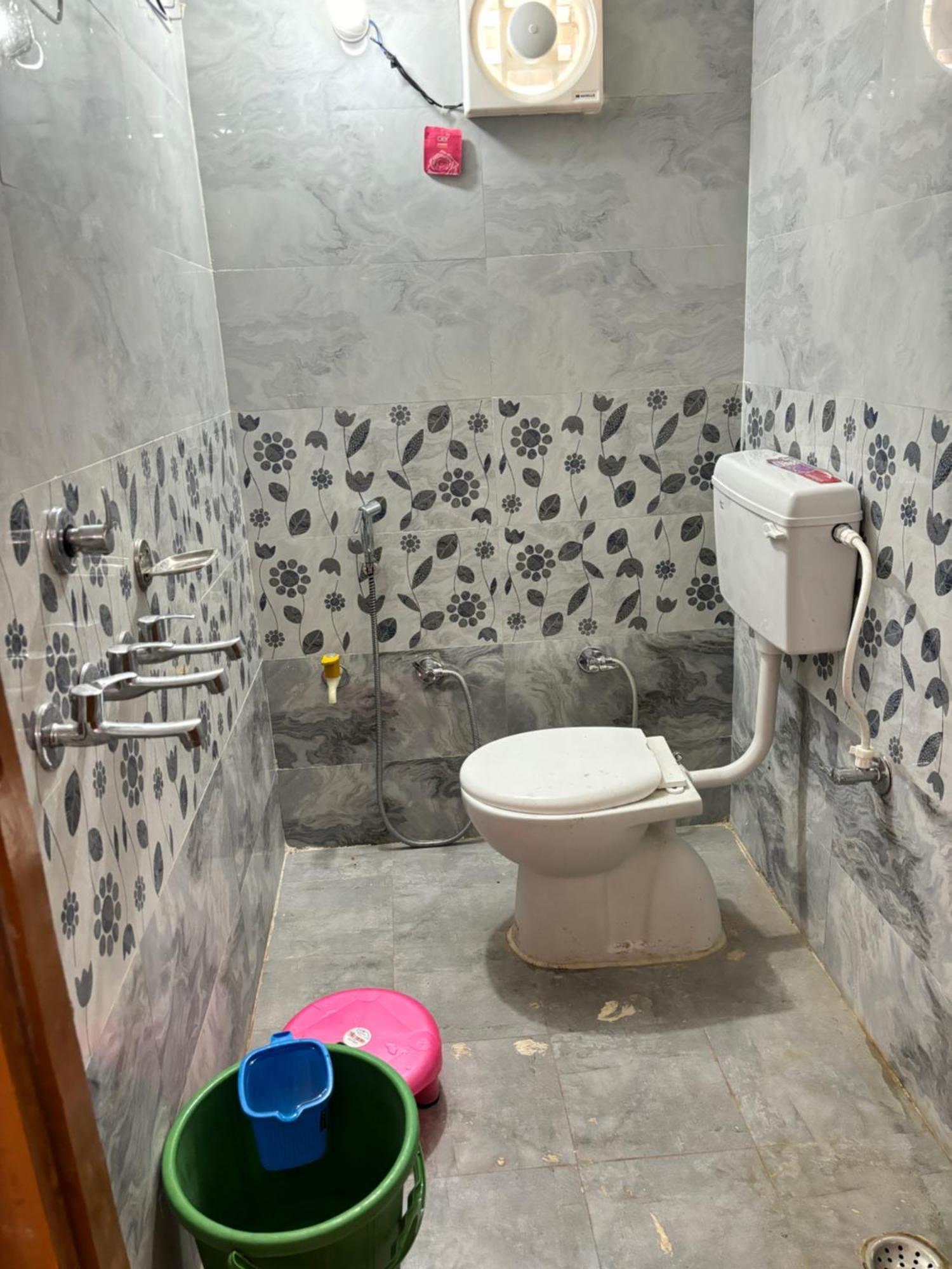 Shakuntala Guest House Ayodhya ภายนอก รูปภาพ